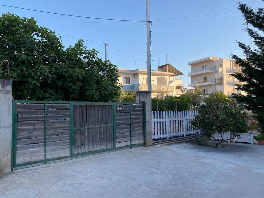 Guesthouse Xhimi Ksamil Esterno foto