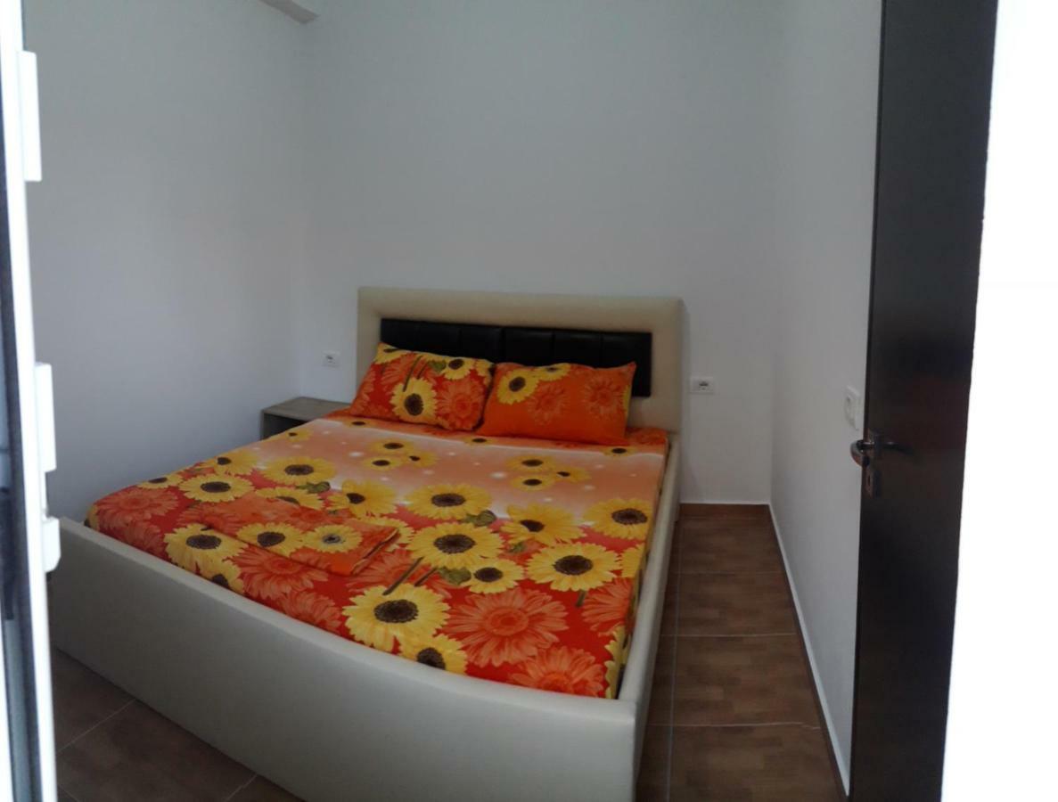 Guesthouse Xhimi Ksamil Esterno foto